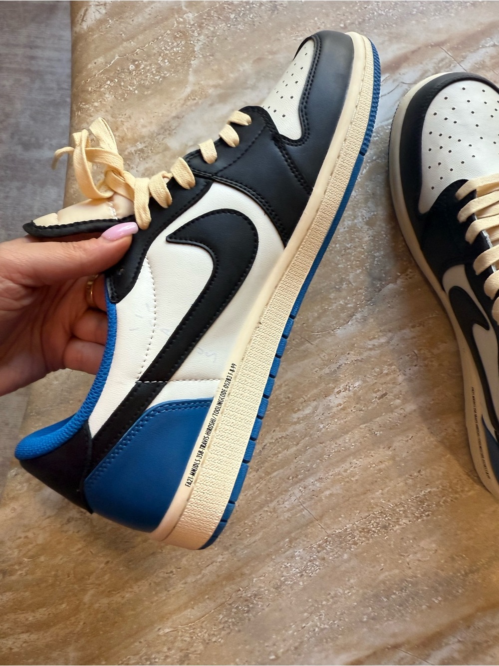 Nike Low-Top Sneakers in White, Black & Blue